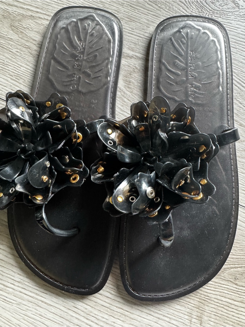 Farm Rio black flip flops size 10/11